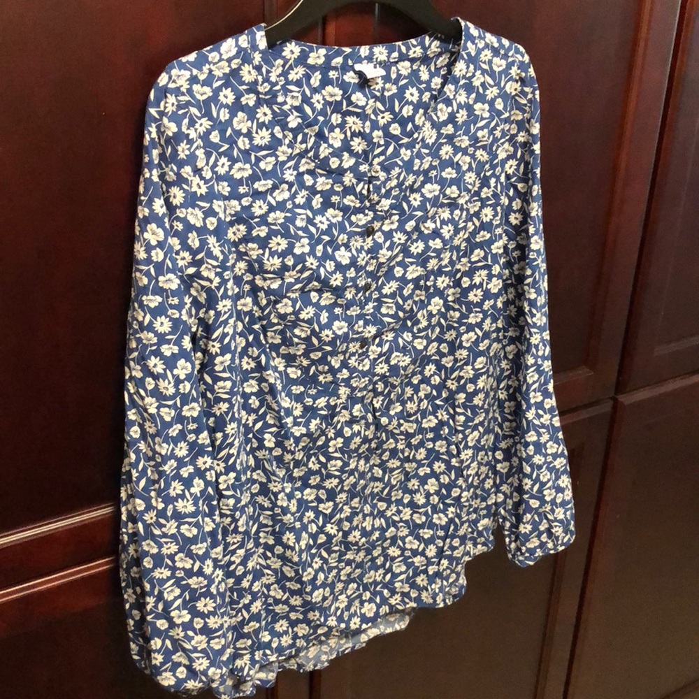 Old navy cotton blouse, blue with whit flowers size XS